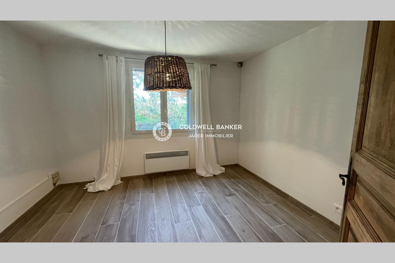 Villa - 300 m² - 8 pièces