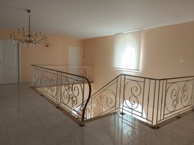 Maison - 300 m² - 7 pièces