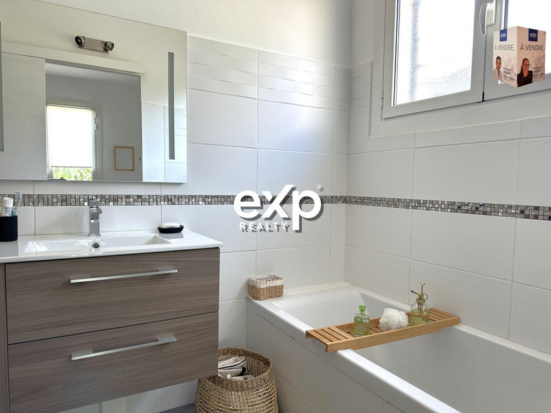 Maison - 99 m² - 4 pièces