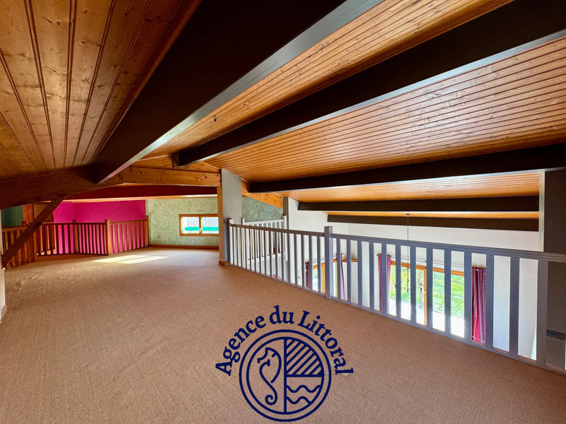 Maison - 240 m² - 6 pièces