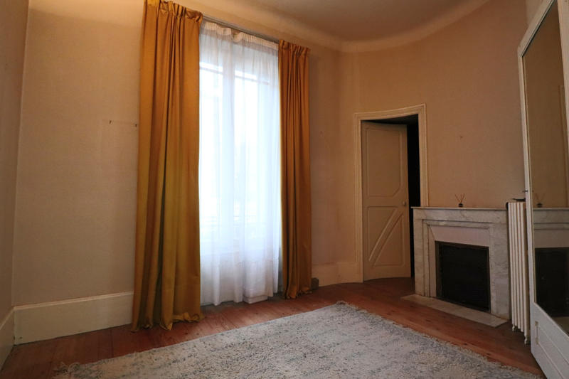 Villa - 200 m² - 13 pièces