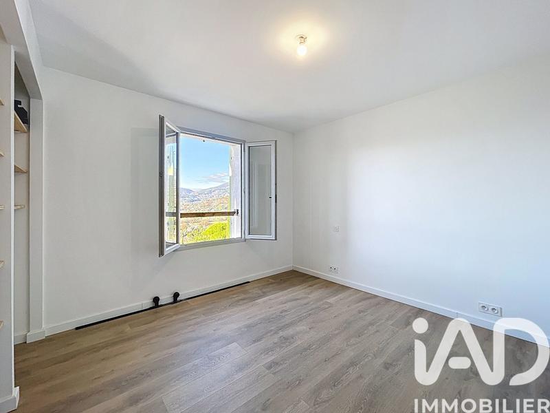 Appartement - 95 m² - 4 pièces