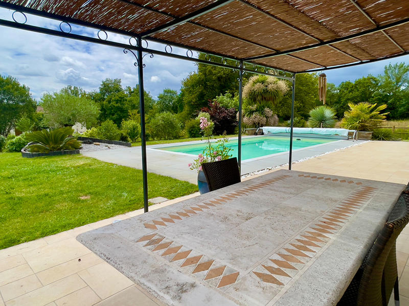 Maison - 182 m² - 7 pièces