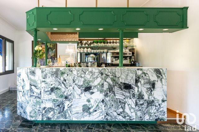 Local commercial - 2 364 m²