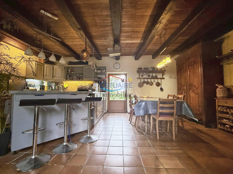 Maison - 204 m² - 7 pièces