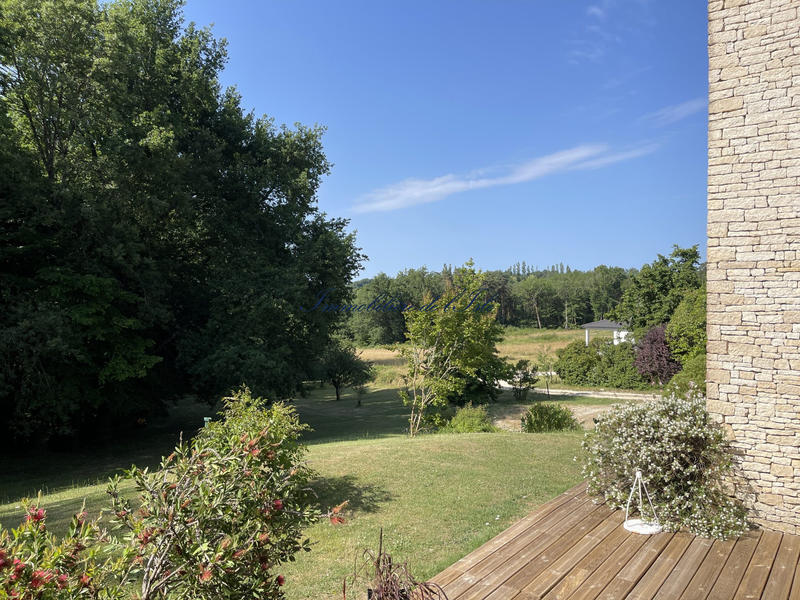 Maison - 248 m² - 9 pièces