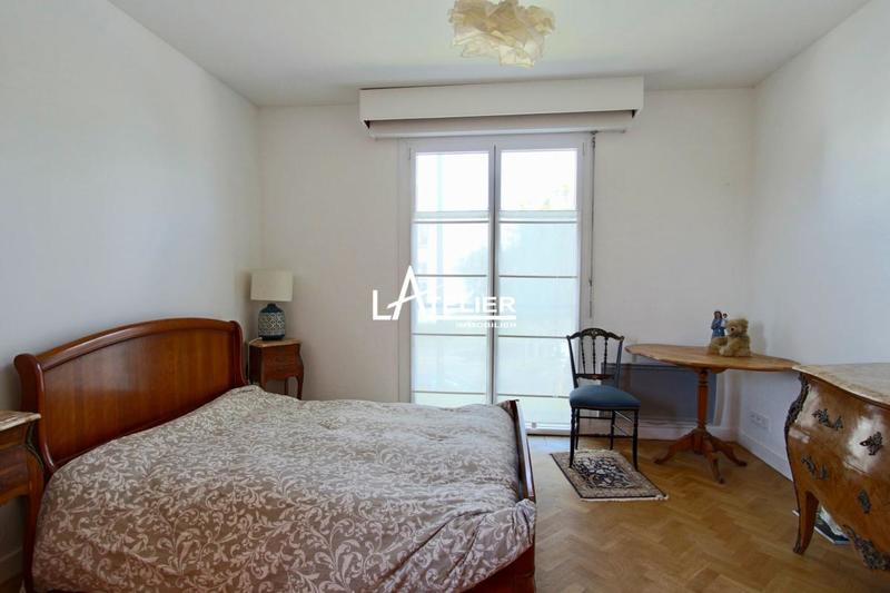 Maison - 225 m² - 9 pièces