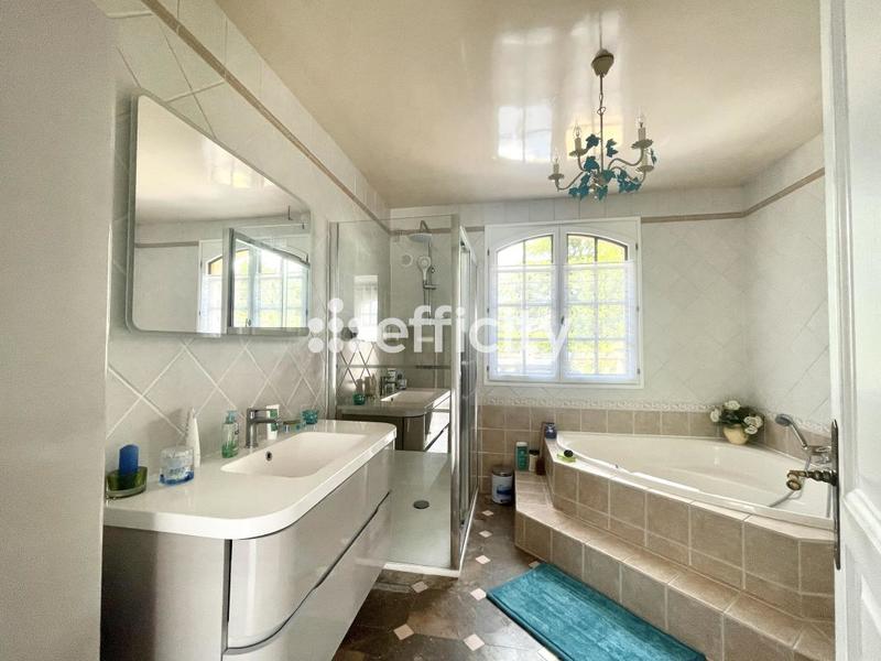 Maison - 190 m² - 7 pièces