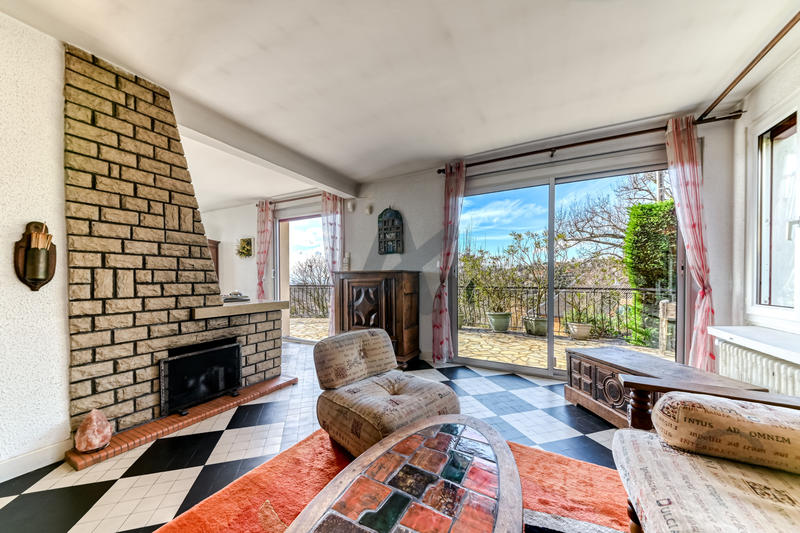 Maison - 320 m² - 7 pièces