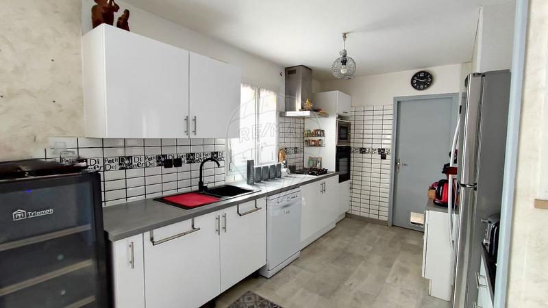 Maison - 165 m² - 8 pièces