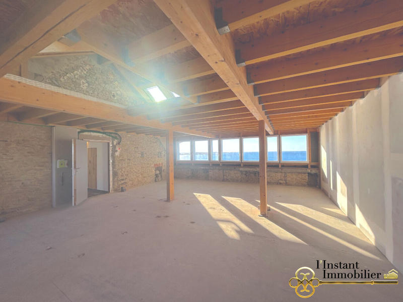 Appartement - 90 m² - 4 pièces