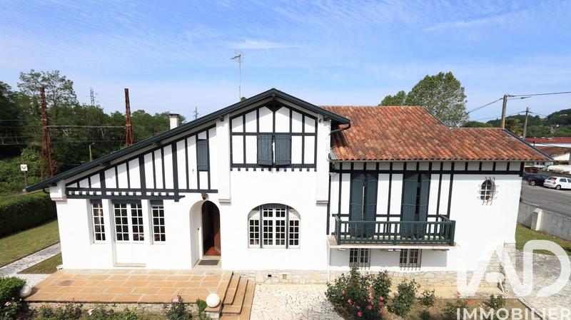 Maison - 179 m² - 6 pièces