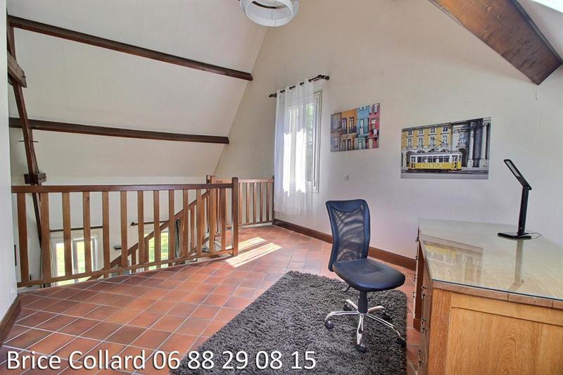 Maison - 220 m² - 8 pièces