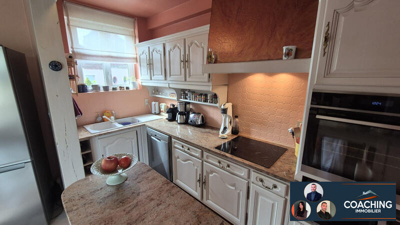 Maison - 239 m² - 9 pièces