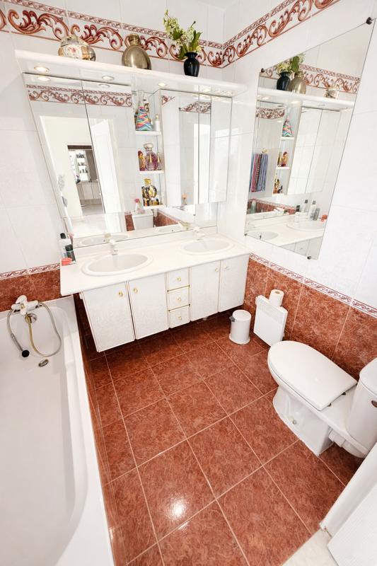 Appartement - 95 m² - 4 pièces