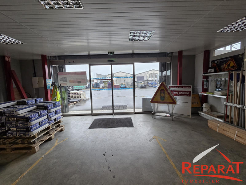 Local commercial - 1 100 m²