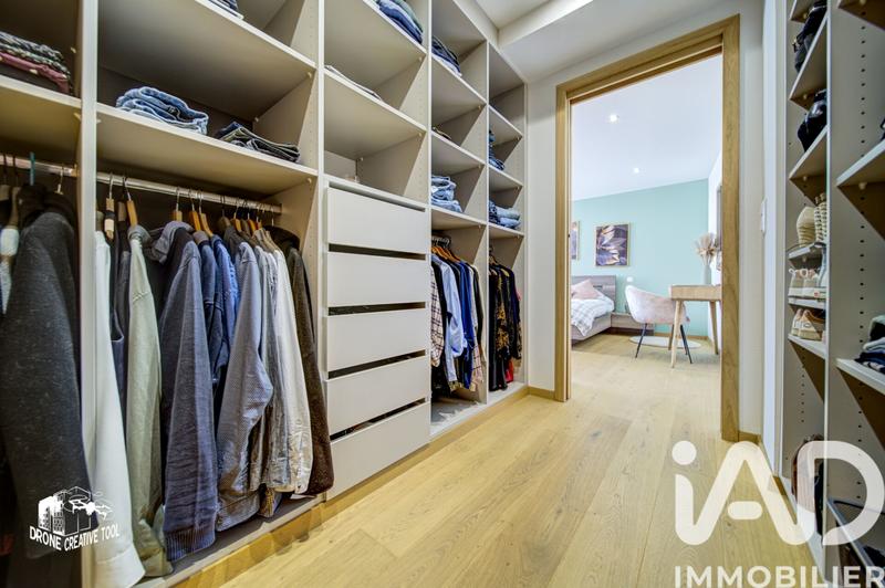 Maison - 250 m² - 7 pièces