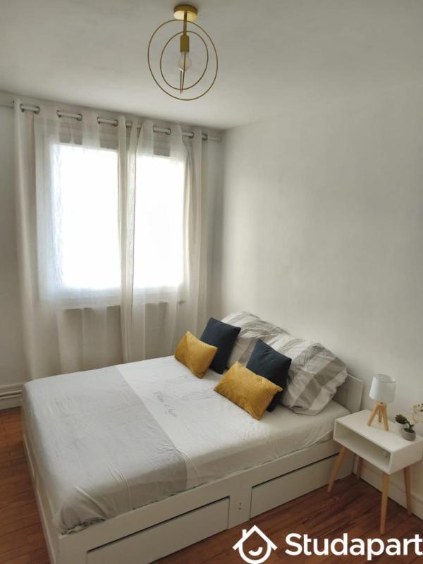 Chambre - 11 m² - 1 pièce