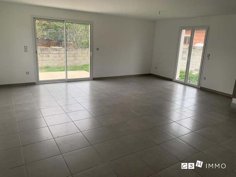 Maison - 93 m² - 4 pièces