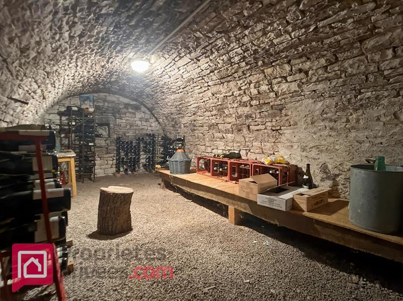 Maison - 260 m² - 9 pièces