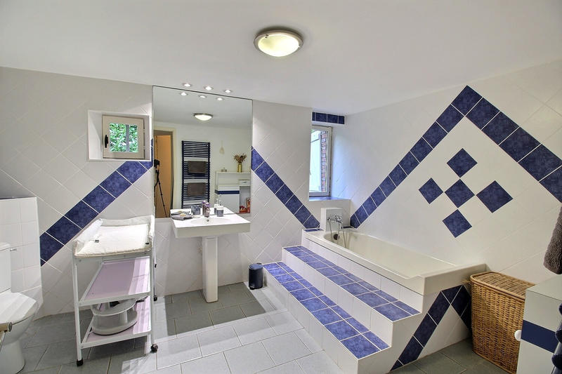 Demeure - 233 m² - 10 pièces