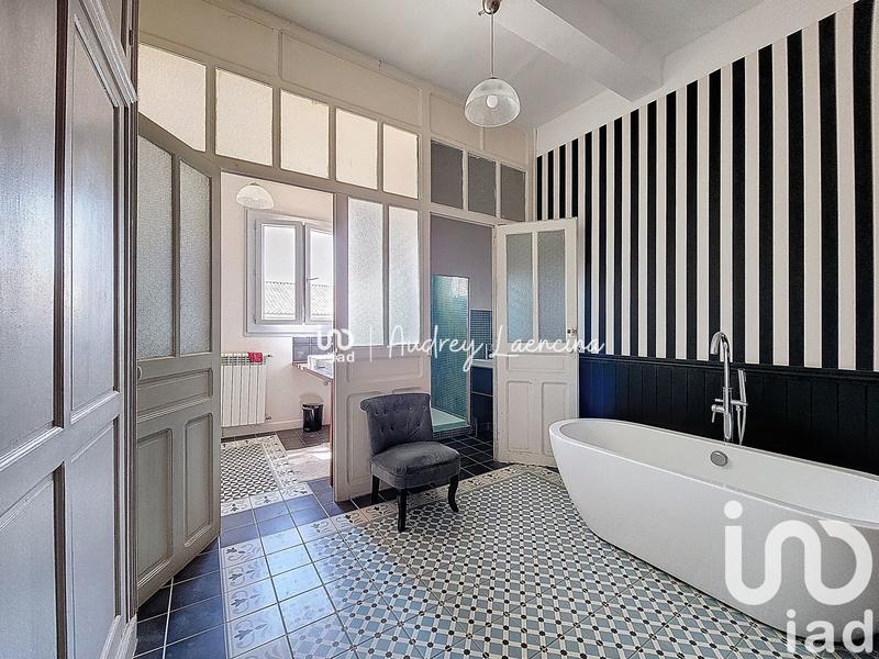 Maison - 391 m² - 12 pièces