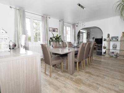 Maison traditionnelle - 118 m² - 6 pièces