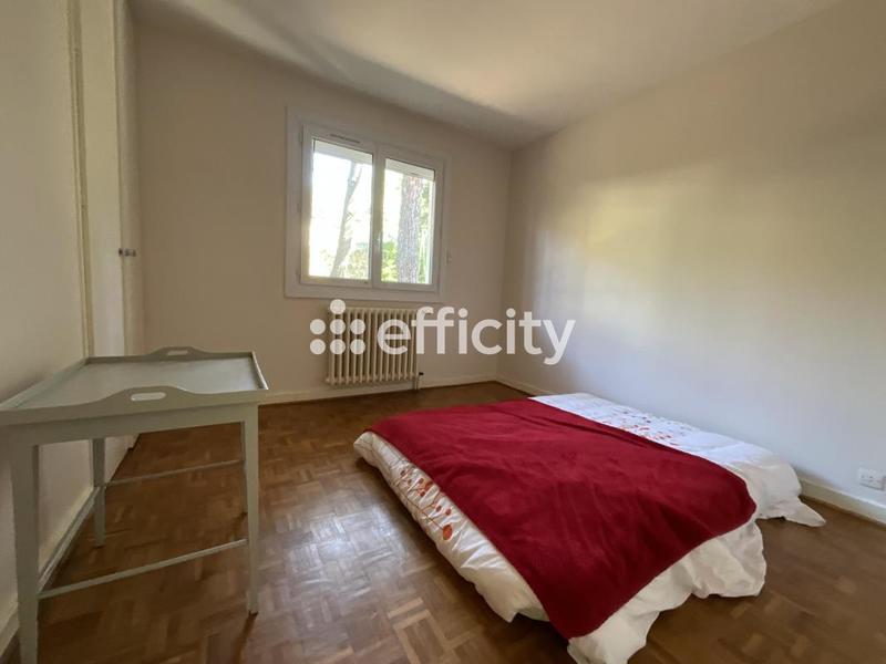 Maison - 215 m² - 11 pièces