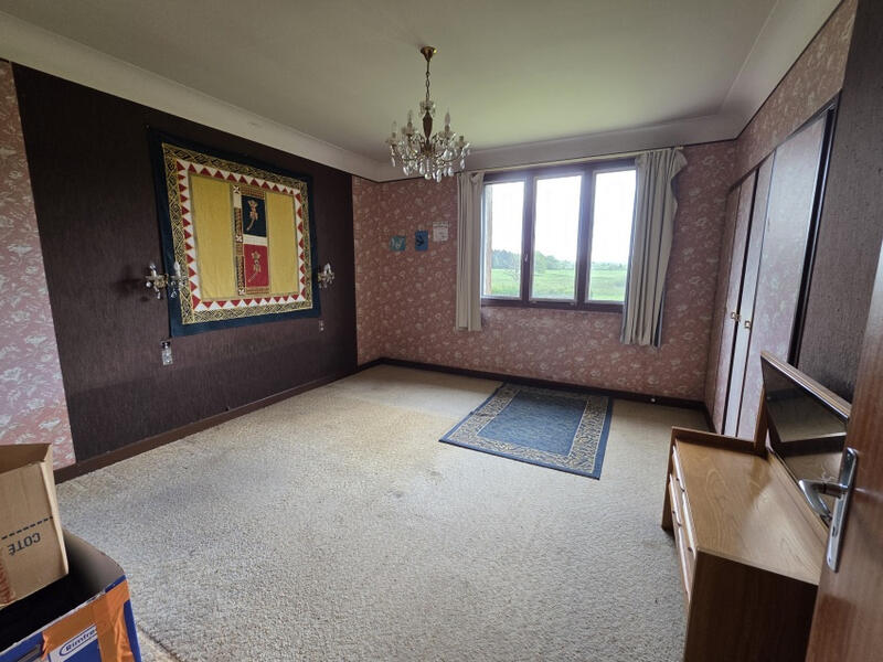 Maison - 197 m² - 9 pièces