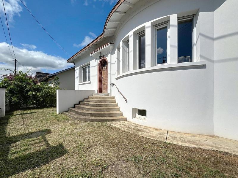 Maison - 236 m² - 10 pièces