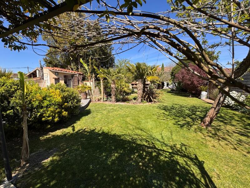 Maison de ville - 240 m² - 7 pièces