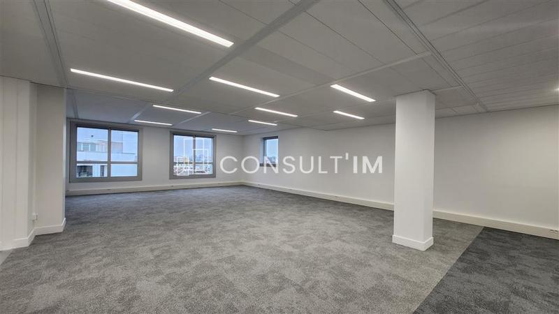 Bureau - 549 m²