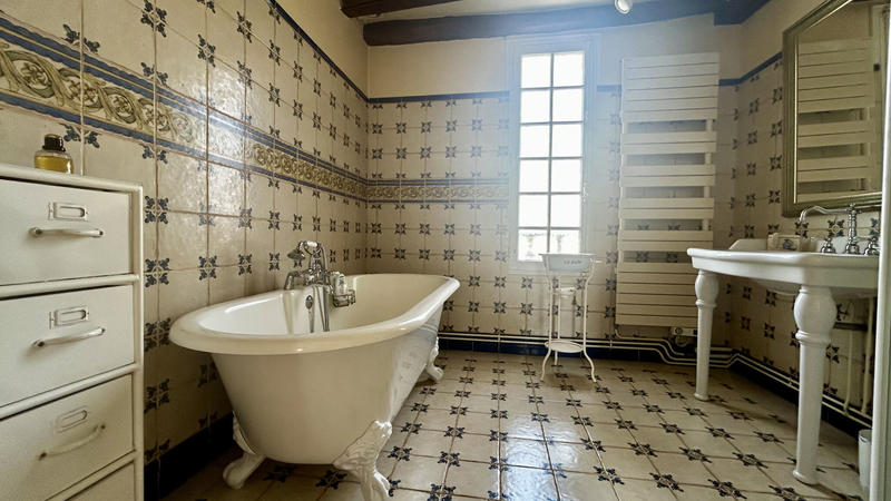 Maison - 211 m² - 7 pièces