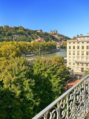 Appartement - 147 m² - 5 pièces