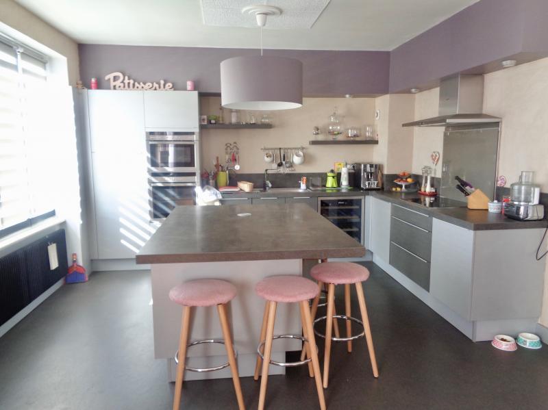 Maison - 260 m² - 9 pièces