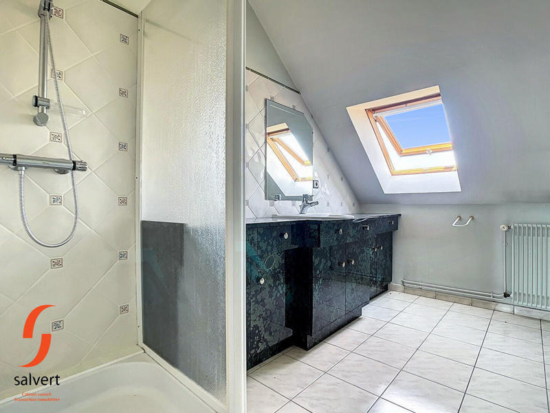 Maison - 235 m² - 7 pièces