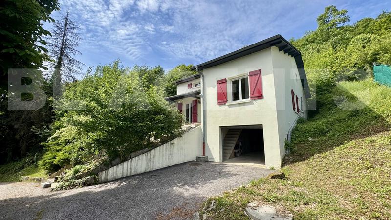 Maison - 179 m² - 9 pièces