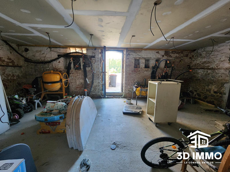 Maison - 305 m² - 7 pièces