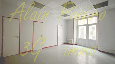 Local commercial - 127 m² - 6 pièces