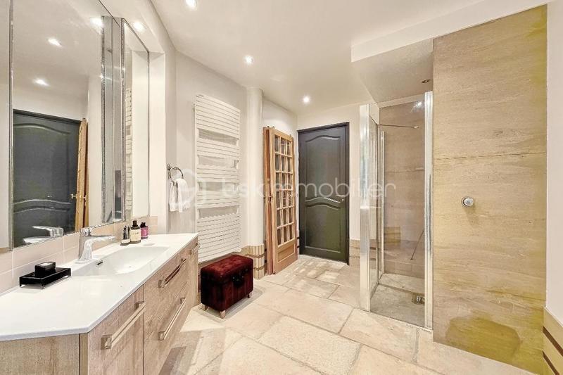 Villa - 215 m² - 7 pièces