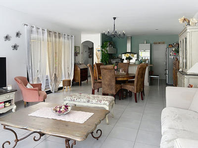 Maison - 94 m² - 4 pièces