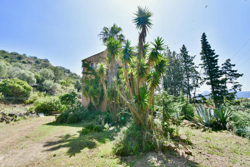 Immeuble - 920 m² - 25 pièces