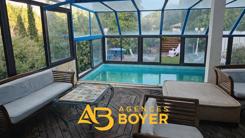 Maison - 304 m² - 8 pièces