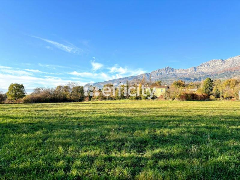 Maison - 256 m² - 8 pièces