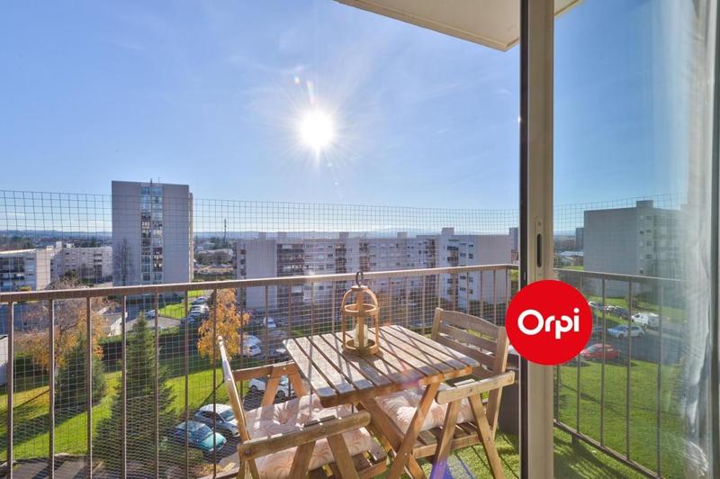 Appartement - 90 m² - 5 pièces