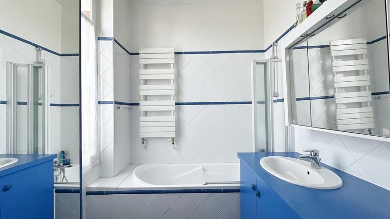 Maison bourgeoise - 202 m² - 8 pièces