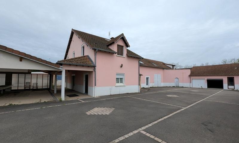 Maison - 271 m² - 8 pièces