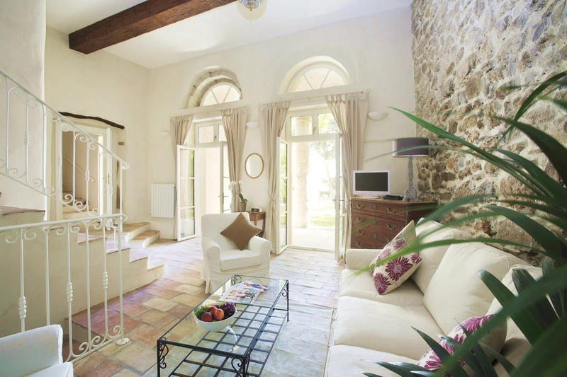 Maison - 615 m² - 16 pièces