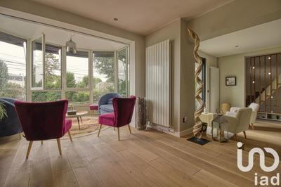 Maison - 232 m² - 9 pièces