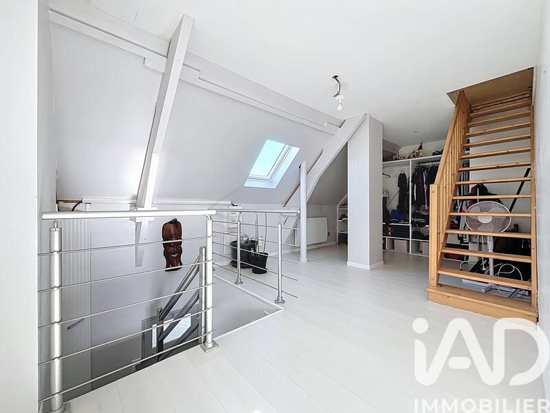 Maison - 182 m² - 7 pièces